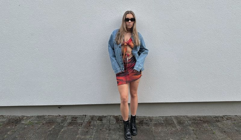 Co założyć na koncert? Stylizacje wygodne i zgodne z dress codem