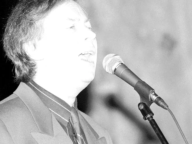 Jak zagrać „Dni, których nie znamy” na gitarze – akordy i rytm