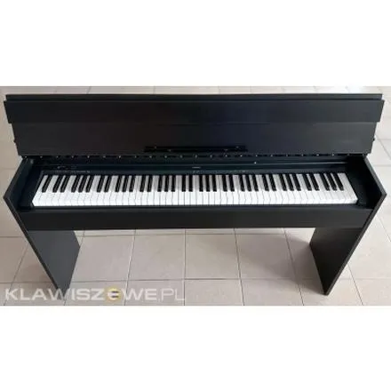 Pianina do 4000 zł: Odkryj top 5 modeli dla pasjonatów muzyki