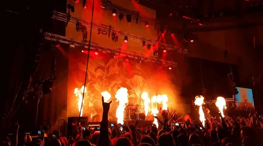 Deathmetalowe zespoły w trasie